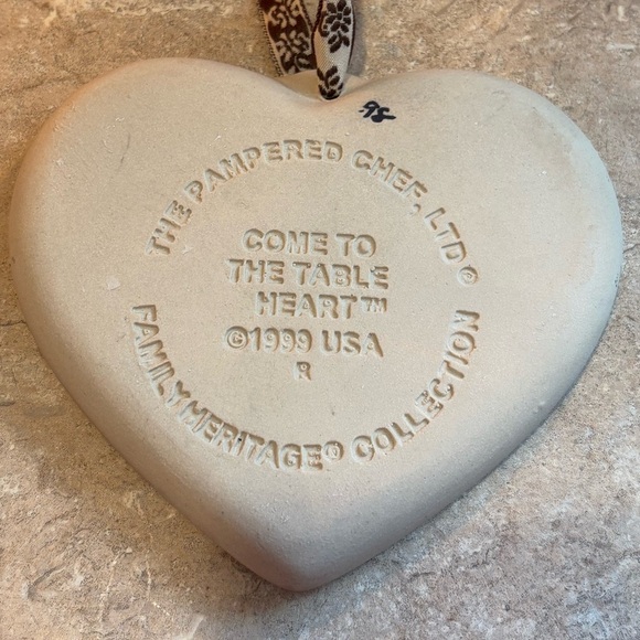 Pampered Chef Hospitality Heart Clay Stoneware Cookie/Chocolate Mold VTG 1999 - Picture 5 of 8